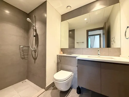 2 Bedrooms Apartment in Creek Gate Tower 2