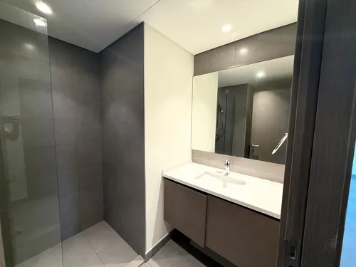 2 Bedrooms Apartment in Creek Gate Tower 2