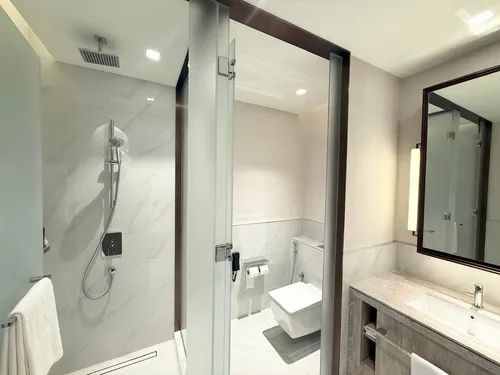 2 Bedrooms Hotel Apartment in Address Harbour Point Tower 2