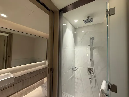 2 Bedrooms Hotel Apartment in Address Harbour Point Tower 2