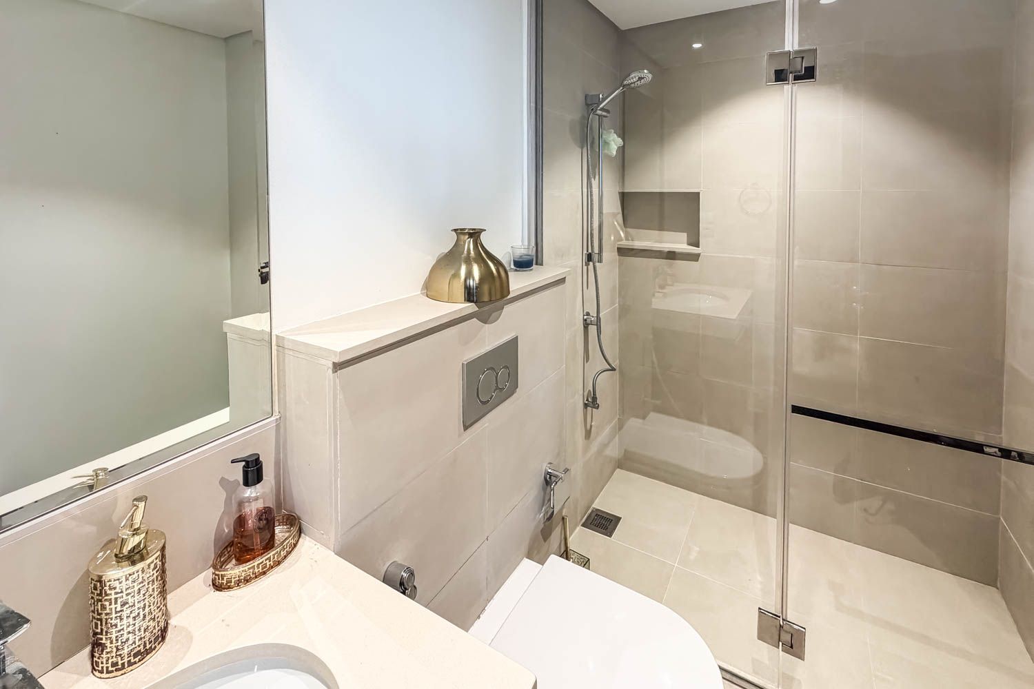 2 Bedrooms Apartment in Dubai Creek Residence Tower 2 North