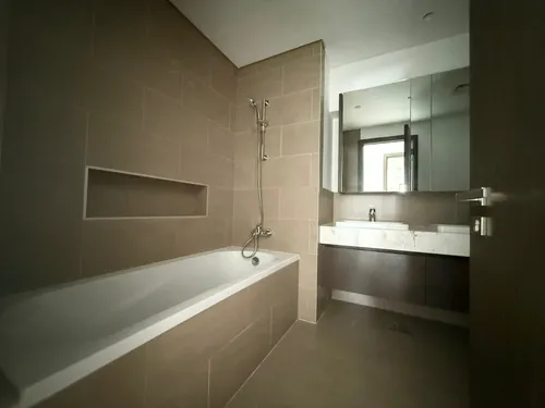 2 Bedrooms Apartment in Creekside 18 B
