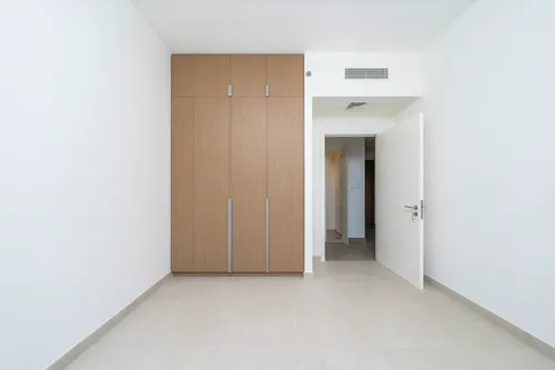 2 Bedrooms Apartment in Rosewater Building 2