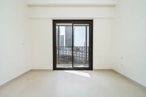 2 Bedrooms Apartment in Rosewater Building 2