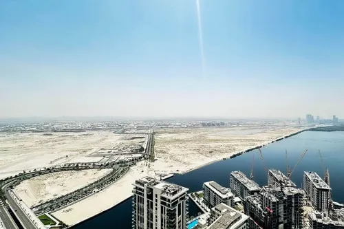 2 Bedrooms Apartment in 17 Icon Bay Building 1