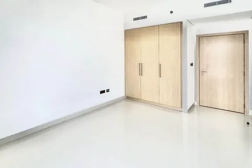 2 Bedrooms Apartment in 17 Icon Bay Building 1