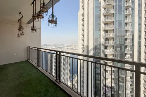 4 Bedrooms Apartment in Creek Rise Tower 2