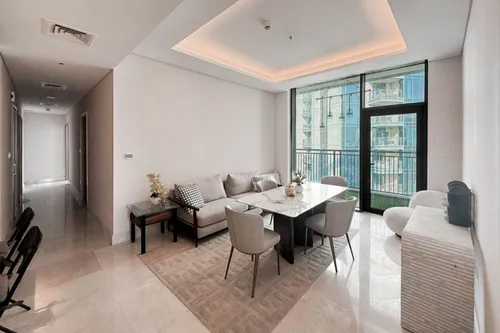 4 Bedrooms Apartment in Creek Rise Tower 2