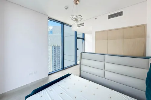 4 Bedrooms Apartment in Creek Rise Tower 2