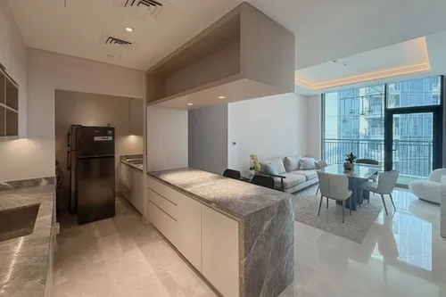 4 Bedrooms Apartment in Creek Rise Tower 2