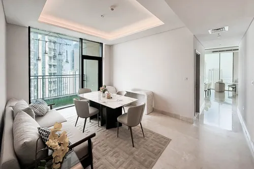 4 Bedrooms Apartment in Creek Rise Tower 2