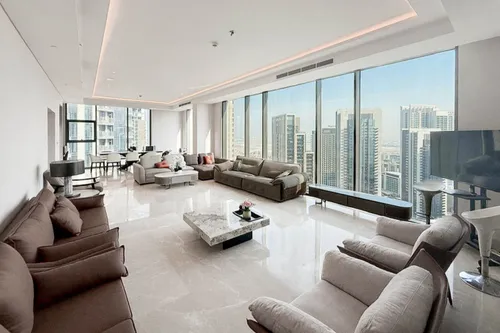 4 Bedrooms Apartment in Creek Rise Tower 2