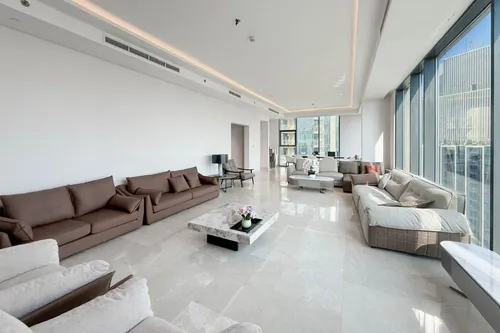 4 Bedrooms Apartment in Creek Rise Tower 2