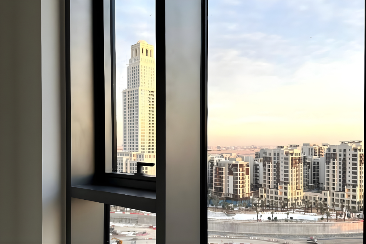 2 Bedrooms Apartment in 17 Icon Bay Building 1