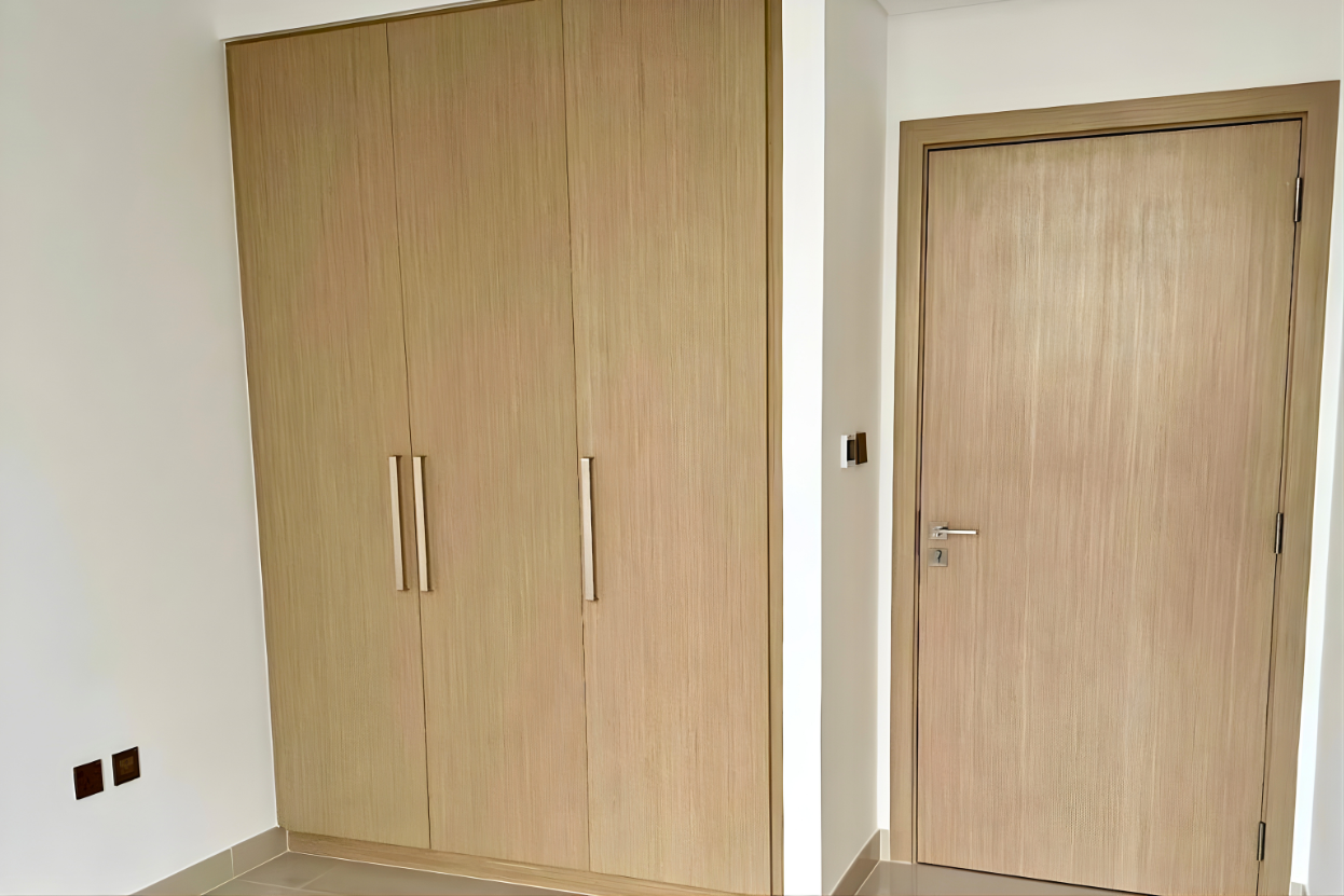 2 Bedrooms Apartment in 17 Icon Bay Building 1