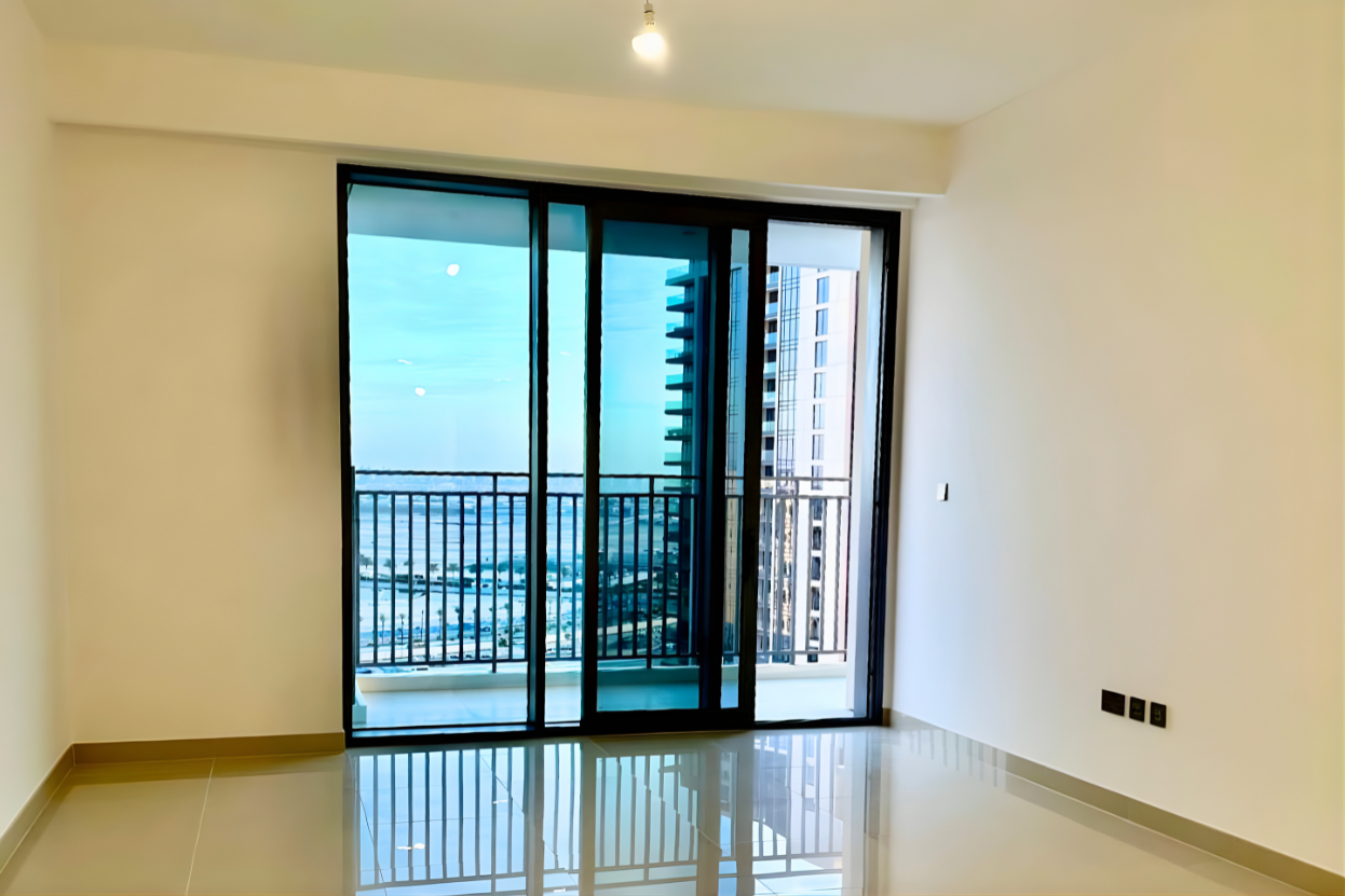 2 Bedrooms Apartment in 17 Icon Bay Building 1