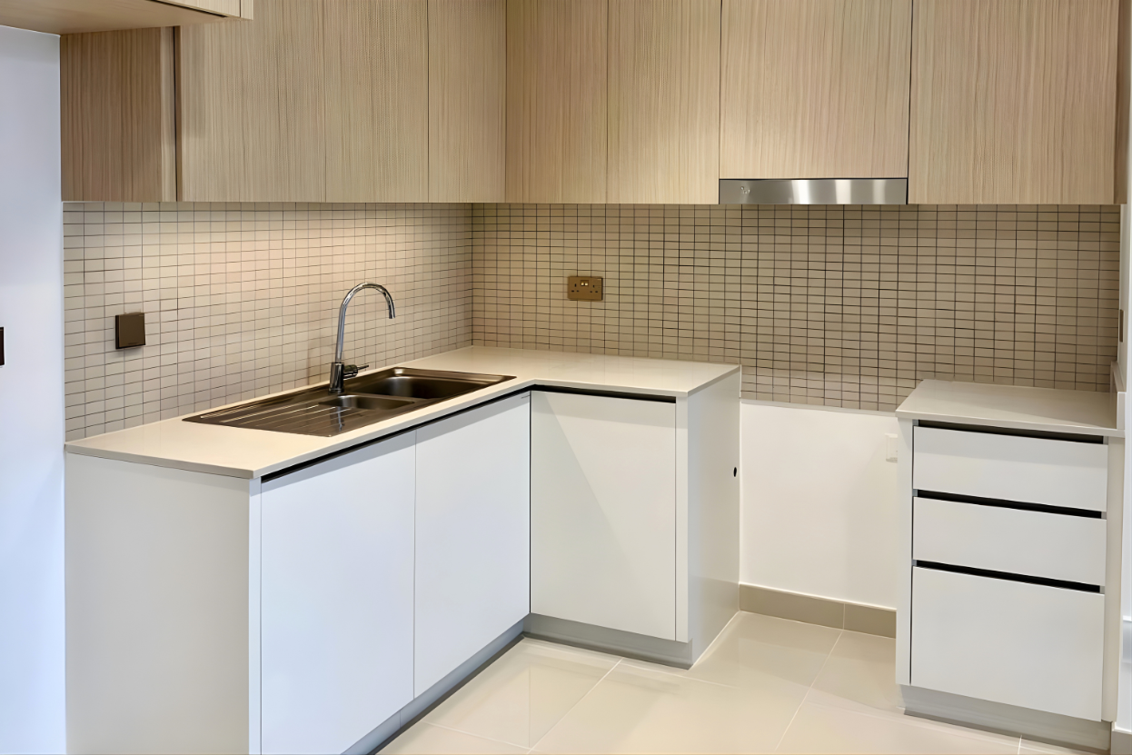 2 Bedrooms Apartment in 17 Icon Bay Building 1