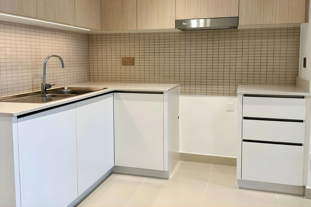 2 Bedrooms Apartment in 17 Icon Bay Building 1