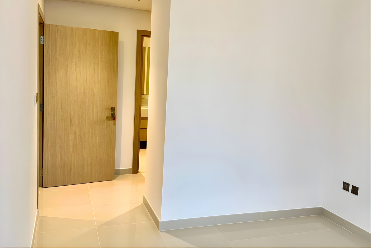 2 Bedrooms Apartment in 17 Icon Bay Building 1