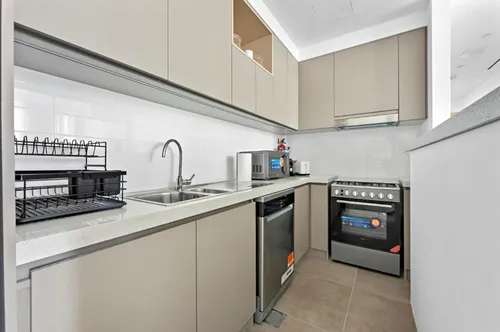 2 Bedrooms Apartment in Creek Gate Tower 2