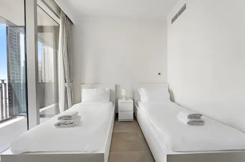 2 Bedrooms Apartment in Creek Gate Tower 2