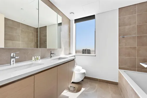 2 Bedrooms Apartment in Creek Gate Tower 2