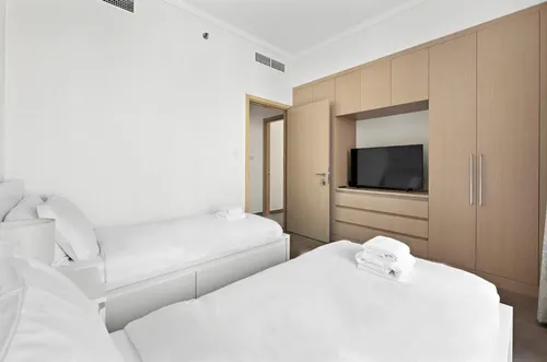 2 Bedrooms Apartment in Creek Gate Tower 2