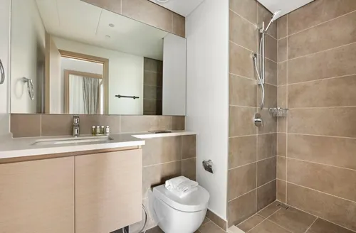 2 Bedrooms Apartment in Creek Gate Tower 2