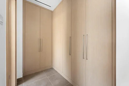 2 Bedrooms Apartment in Creek Gate Tower 2