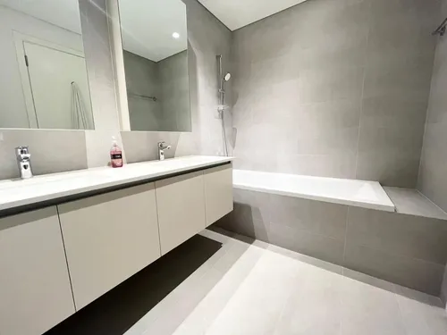 2 Bedrooms Apartment in Sunset Tower 1
