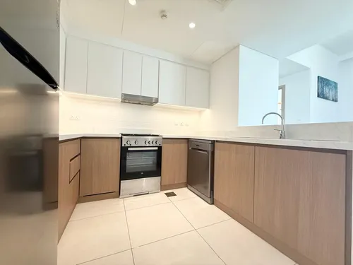 2 Bedrooms Apartment in Creekside 18 A
