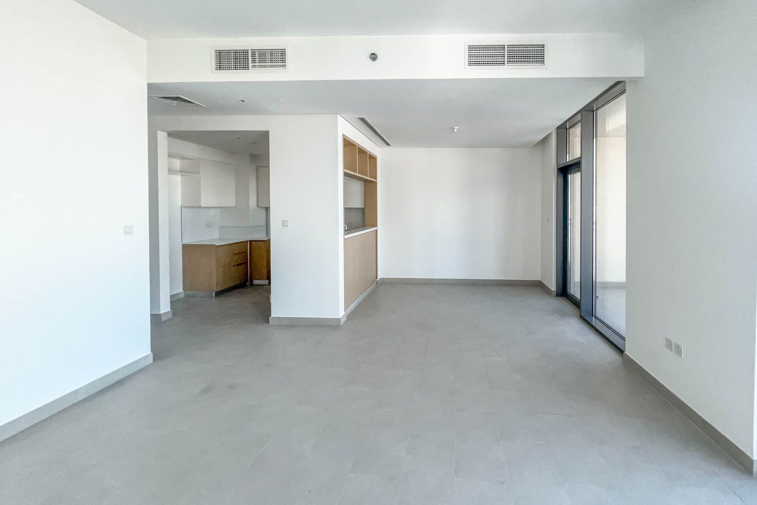 3 Bedrooms Apartment in Creek Rise Tower 1