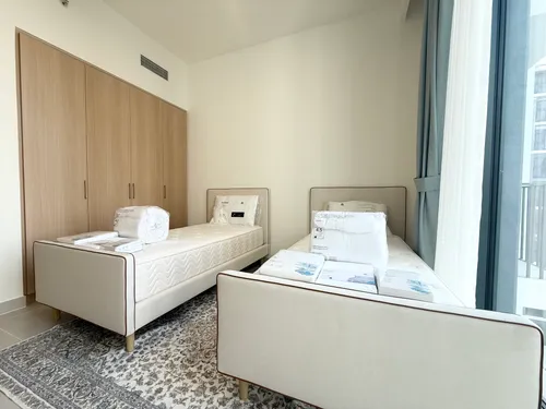 2 Bedrooms Apartment in Island Park 1