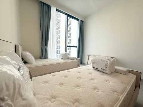 2 Bedrooms Apartment in Island Park 1