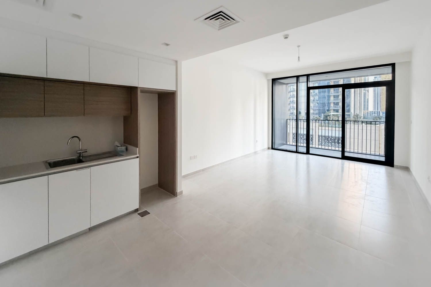 1 Bedroom Apartment in Creek Edge Tower 2