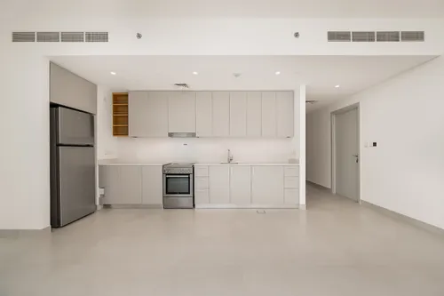 2 Bedrooms Apartment in Creek Crescent