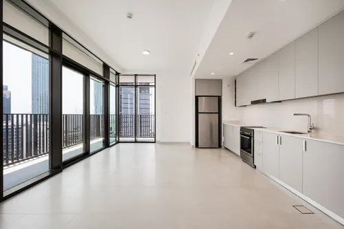 2 Bedrooms Apartment in Creek Crescent