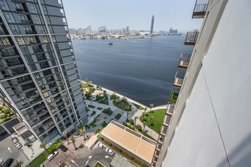 Vacant | Mid Floor | Corner Unit