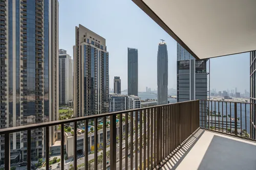 2 Bedrooms Apartment in Creek Crescent