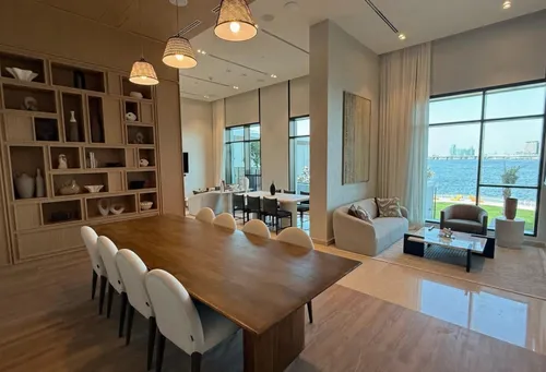 2 Bedrooms Apartment in Creek Crescent