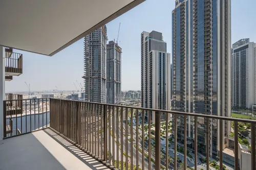 2 Bedrooms Apartment in Creek Crescent