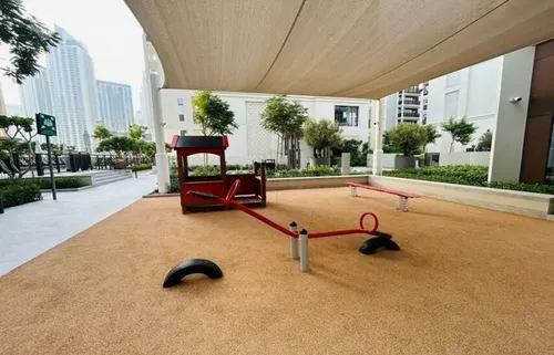 2 Bedrooms Apartment in Creek Crescent