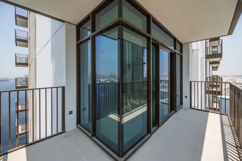 2 Bedrooms Apartment in Creek Crescent