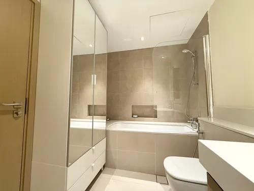 1 Bedroom Apartment in Creek Horizon Tower 1