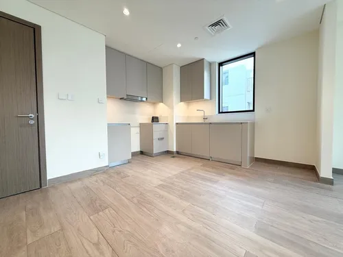 2 Bedrooms Apartment in Breeze Building 3