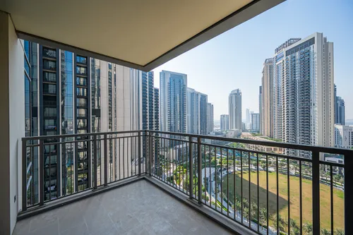 2 Bedrooms Apartment in Creek Rise Tower 1