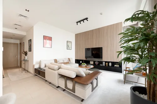 2 Bedrooms Apartment in Creek Rise Tower 1