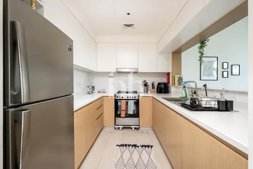 2 Bedrooms Apartment in Creek Rise Tower 1