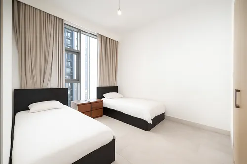 2 Bedrooms Apartment in Creek Rise Tower 1