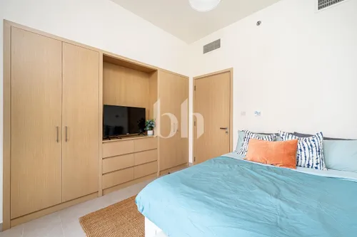 2 Bedrooms Apartment in Creek Rise Tower 1
